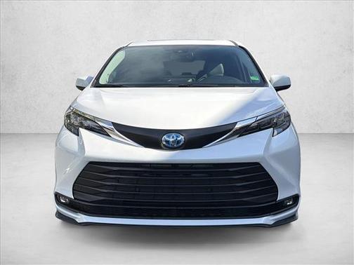 2025 Toyota Sienna XLE 7 Passenger