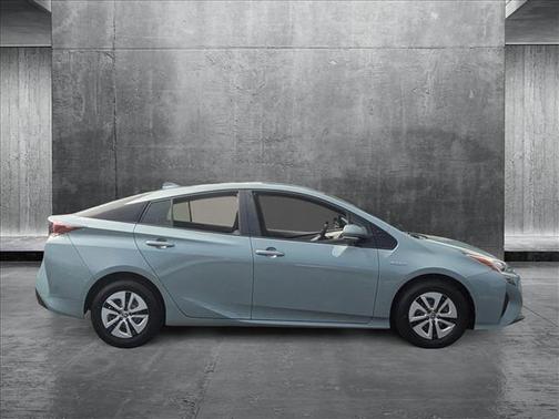2016 Toyota Prius Three