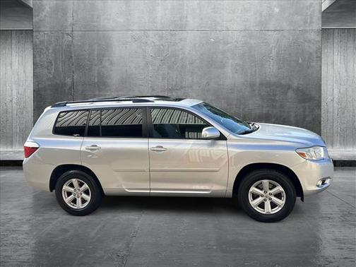 2010 Toyota Highlander SE