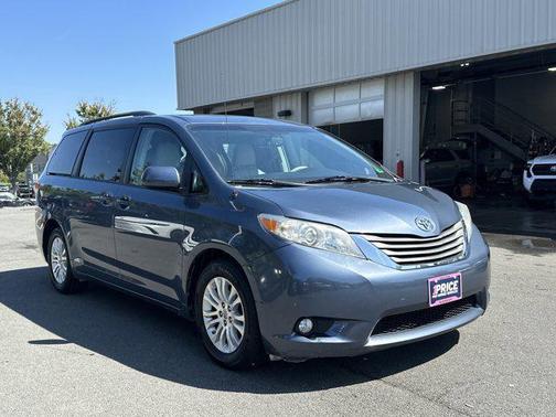 2014 Toyota Sienna XLE