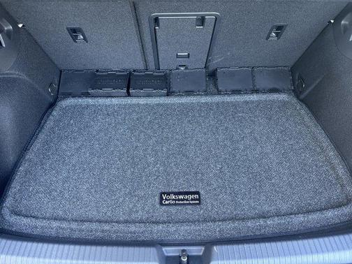 2024 Volkswagen Golf R 2.0T Manual