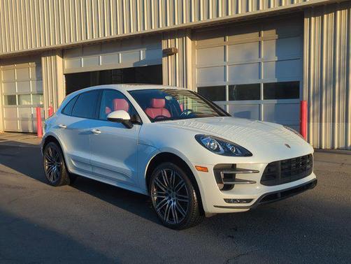 2017 Porsche Macan Turbo