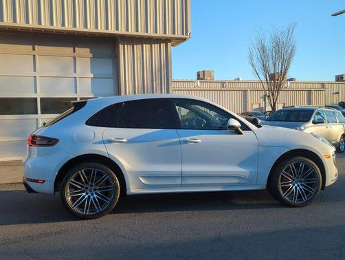 2017 Porsche Macan Turbo