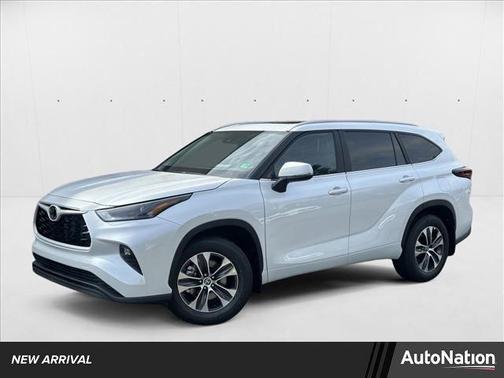 2025 Toyota Highlander XLE