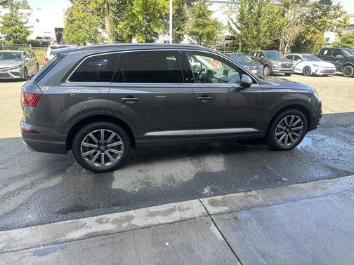 2019 Audi Q7 55 Premium Plus