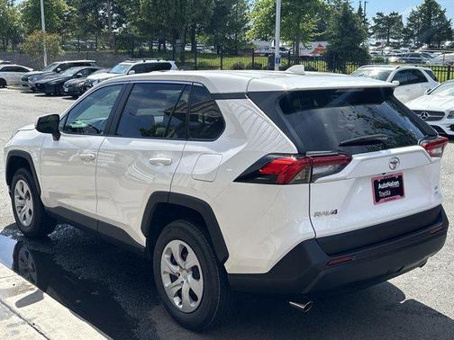 2025 Toyota RAV4 LE