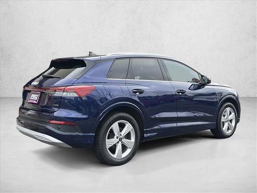 2022 Audi e-tron Premium Plus