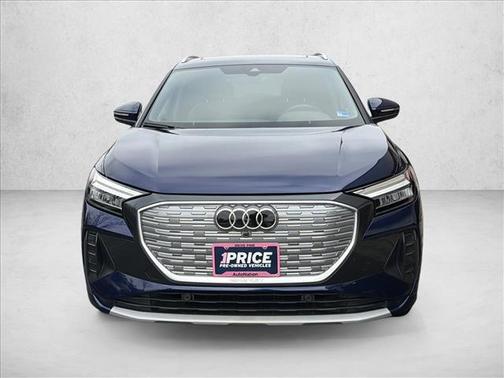 2022 Audi e-tron Premium Plus