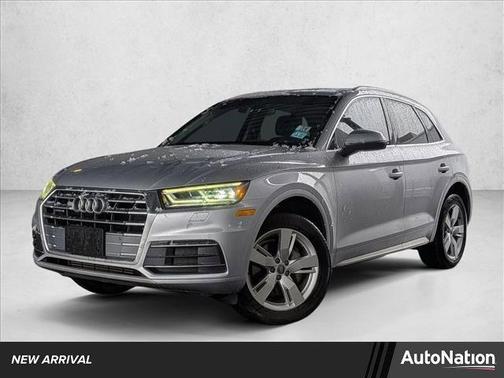 Florett Silver Metallic 2018 Audi Q5 2.0T Premium Plus