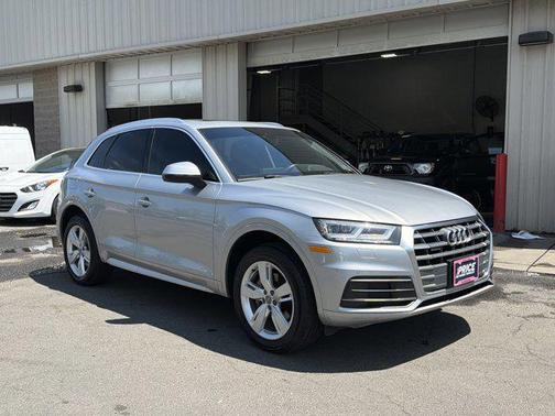 Florett Silver Metallic 2018 Audi Q5 2.0T Premium Plus
