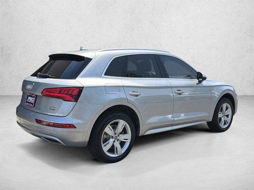 Florett Silver Metallic 2018 Audi Q5 2.0T Premium Plus