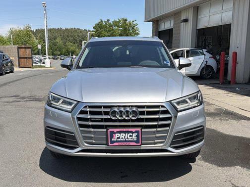 Florett Silver Metallic 2018 Audi Q5 2.0T Premium Plus