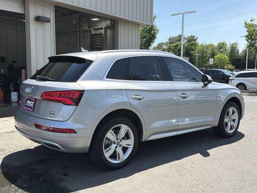 Florett Silver Metallic 2018 Audi Q5 2.0T Premium Plus