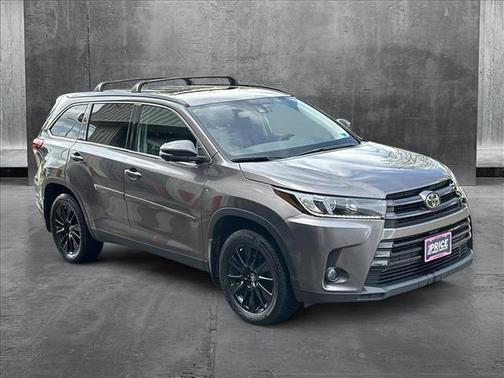 2019 Toyota Highlander SE