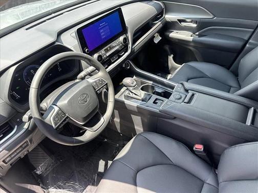 2025 Toyota Grand Highlander Hybrid XLE