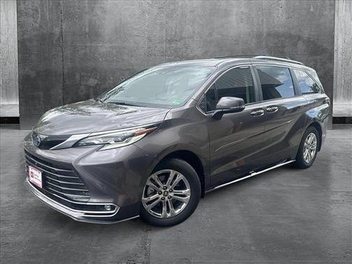 2023 Toyota Sienna Platinum 7 Passenger