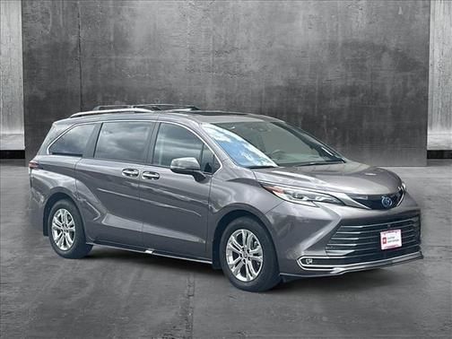 2023 Toyota Sienna Platinum 7 Passenger