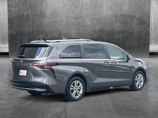 2023 Toyota Sienna Platinum 7 Passenger