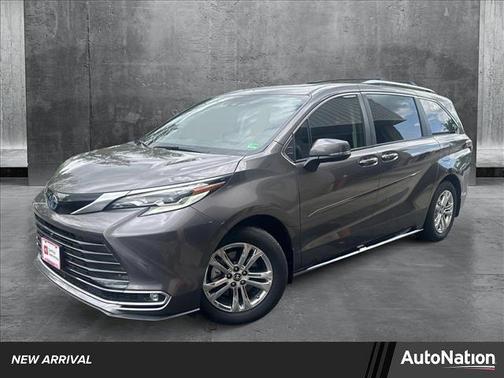 2023 Toyota Sienna Platinum 7 Passenger