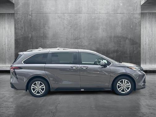 2023 Toyota Sienna Platinum 7 Passenger
