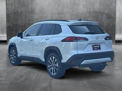 2025 Toyota Corolla Cross XLE
