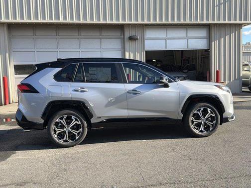 2025 Toyota RAV4 Hybrid SE