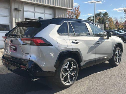 2025 Toyota RAV4 Hybrid SE