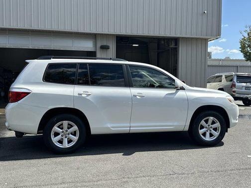 2010 Toyota Highlander SE