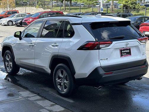 2025 Toyota RAV4 Hybrid XLE