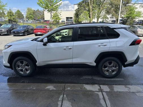 2025 Toyota RAV4 Hybrid XLE