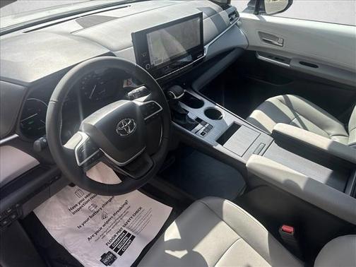 2025 Toyota Sienna XLE 7 Passenger