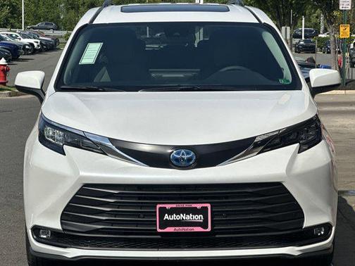 2025 Toyota Sienna XLE 7 Passenger