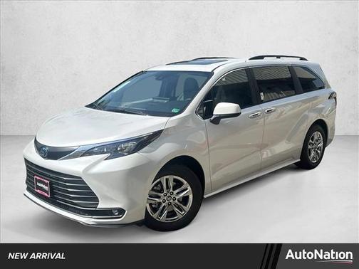 2025 Toyota Sienna XLE 7 Passenger