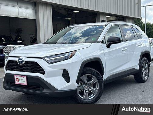 2024 Toyota RAV4 Hybrid SE