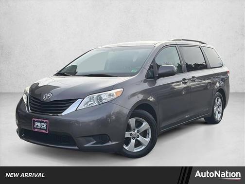 2011 Toyota Sienna LE