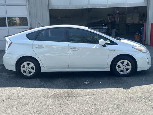 2010 Toyota Prius III