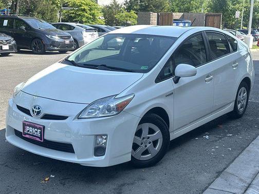 2010 Toyota Prius III