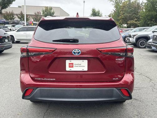 2022 Toyota Highlander Hybrid XLE