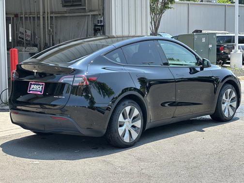 2022 Tesla Model Y Long Range Dual Motor All-Wheel Drive