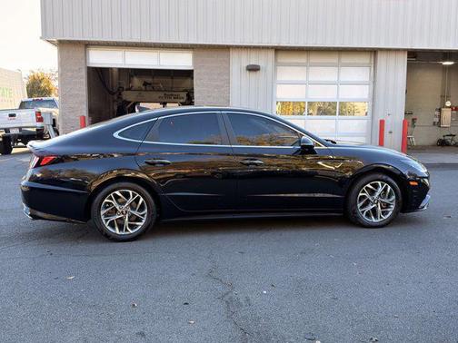 2022 Hyundai SONATA SEL