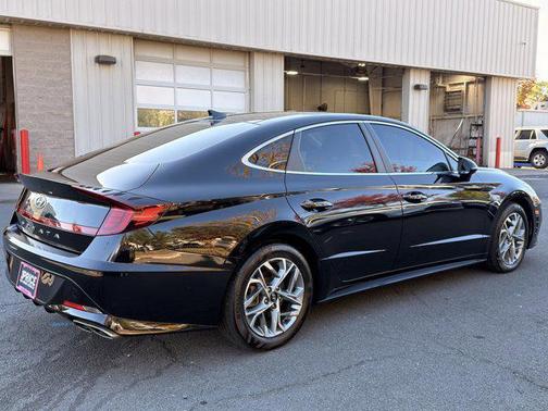 2022 Hyundai SONATA SEL