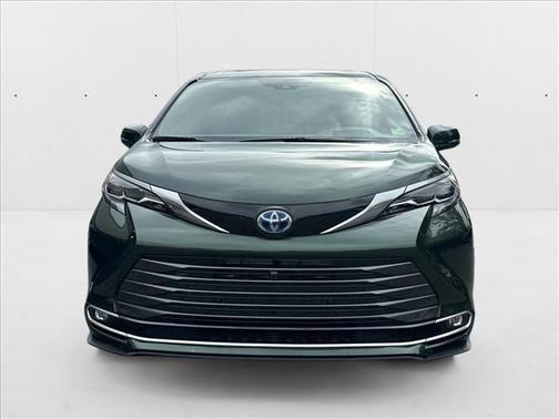 2025 Toyota Sienna Platinum 7 Passenger
