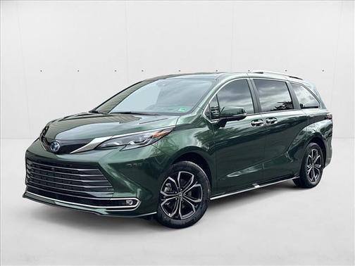 2025 Toyota Sienna Platinum 7 Passenger