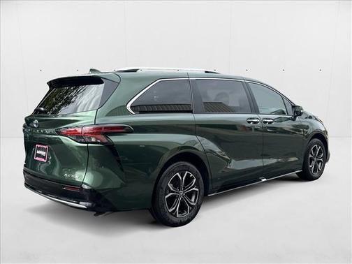 2025 Toyota Sienna Platinum 7 Passenger