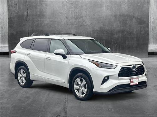 2022 Toyota Highlander Hybrid LE