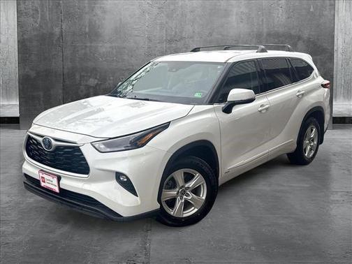 2022 Toyota Highlander Hybrid LE