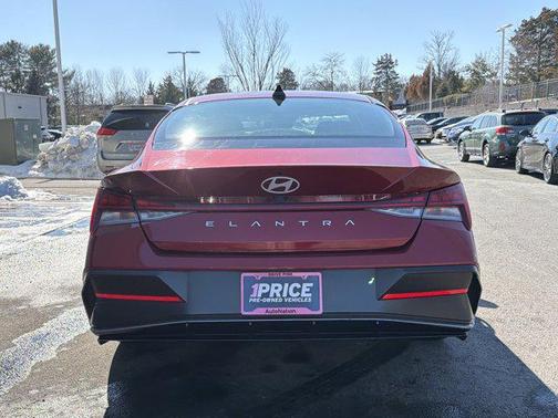 2025 Hyundai ELANTRA SEL