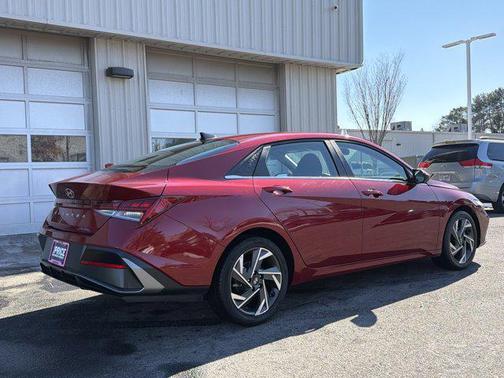 2025 Hyundai ELANTRA SEL