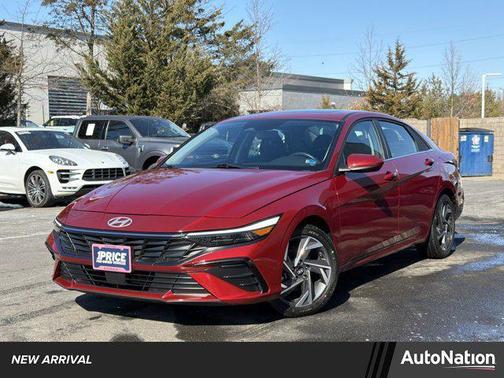 2025 Hyundai ELANTRA SEL