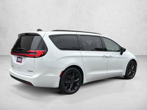 Bright White Clearcoat 2025 Chrysler Pacifica Limited